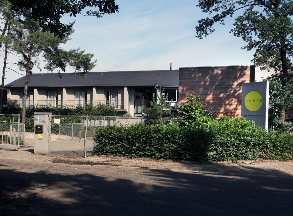 Hotel De Pits Heusden-Zolder Exteriör bild